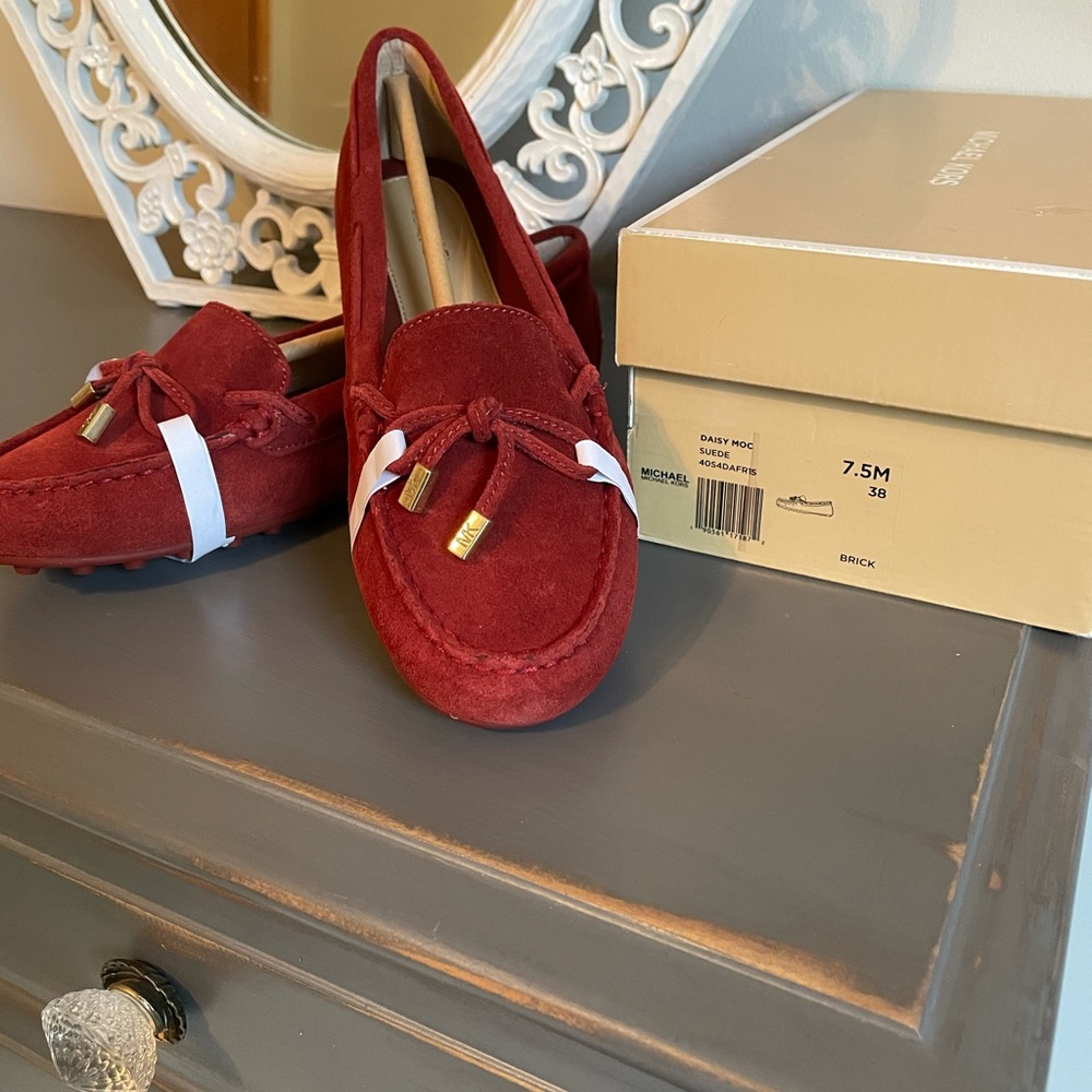 Michael Kors BNWT Suede Daisy Moccasin